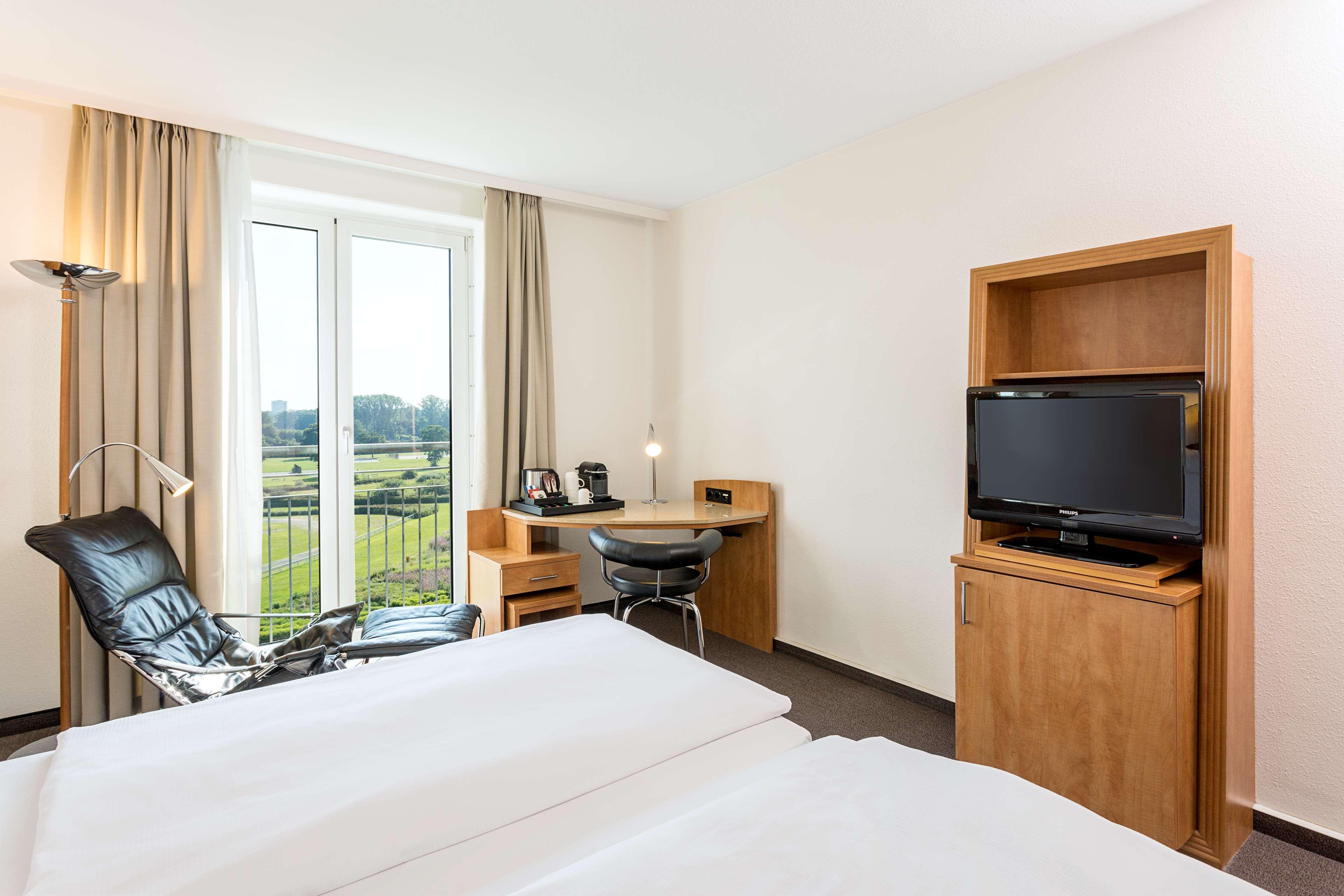 Hotel Nh Hamburg Horner Rennbahn Exterior foto