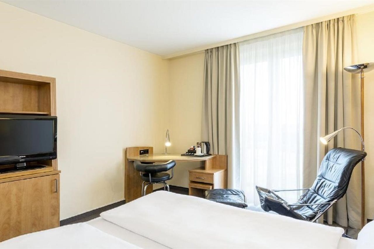 Hotel Nh Hamburg Horner Rennbahn Exterior foto